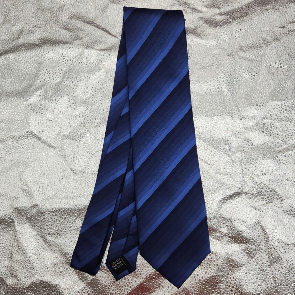 Tie Kenneth Cole Reaction Blue Gray Black Striped 100% Silk Necktie Vintage